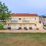 Kosmos St2 In Agios Stefanos Apart Otel 4*