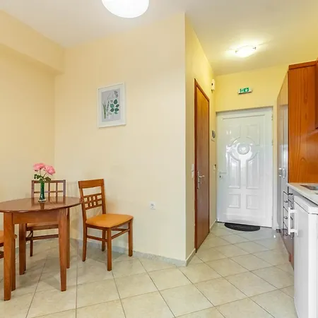 Aparthotel Kosmos St2 In Agios Stefanos 4*